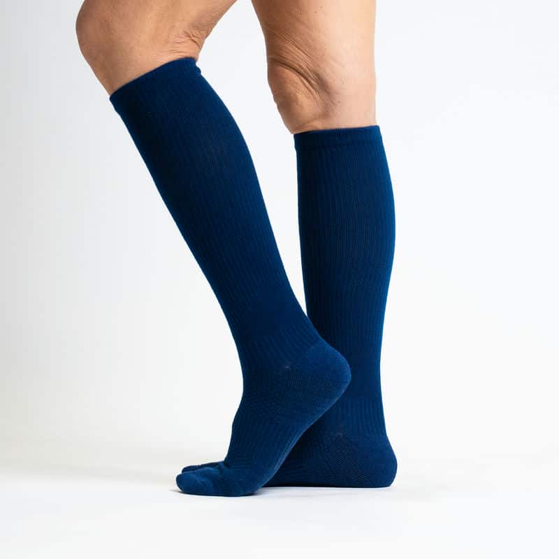 Essenza FlexRelief™ – Calcetas de Compresión (Navy Blue)