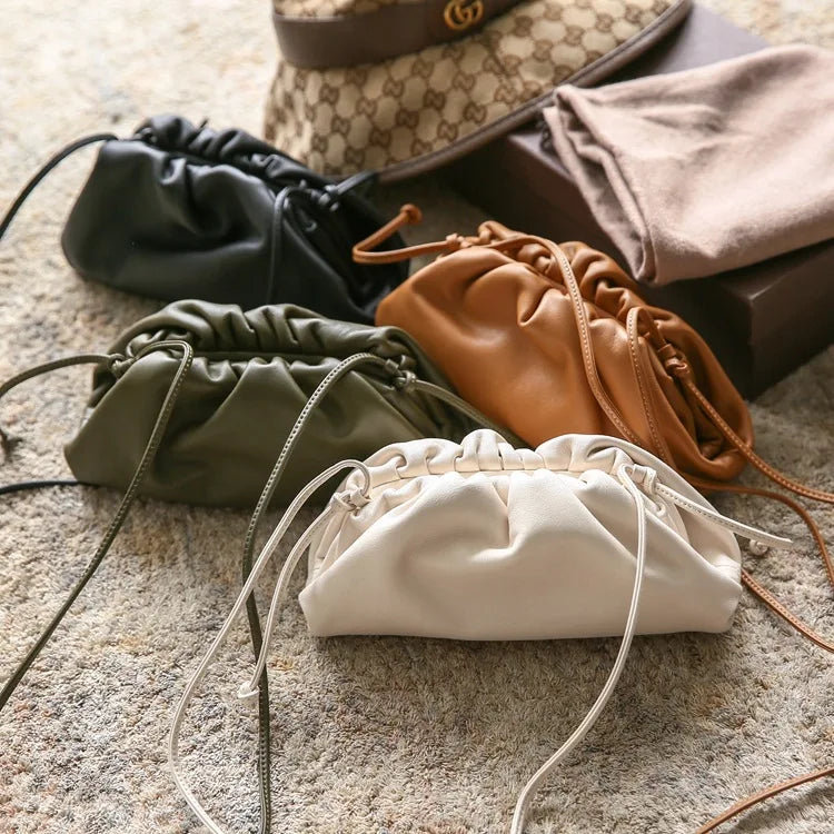 Bolso "Cloud Pouch" Premium – Bandolera Multifuncional con Diseño Plisado
