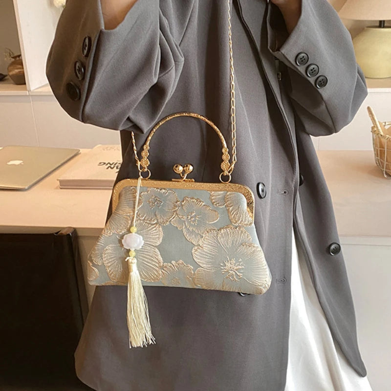 Boutique Floral Clutch - Bordado de Alta Costura