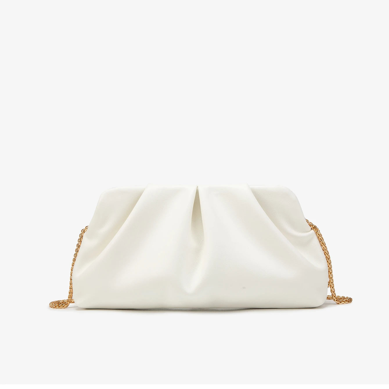 Gala Shine: Clutch Envolvente con Cadena