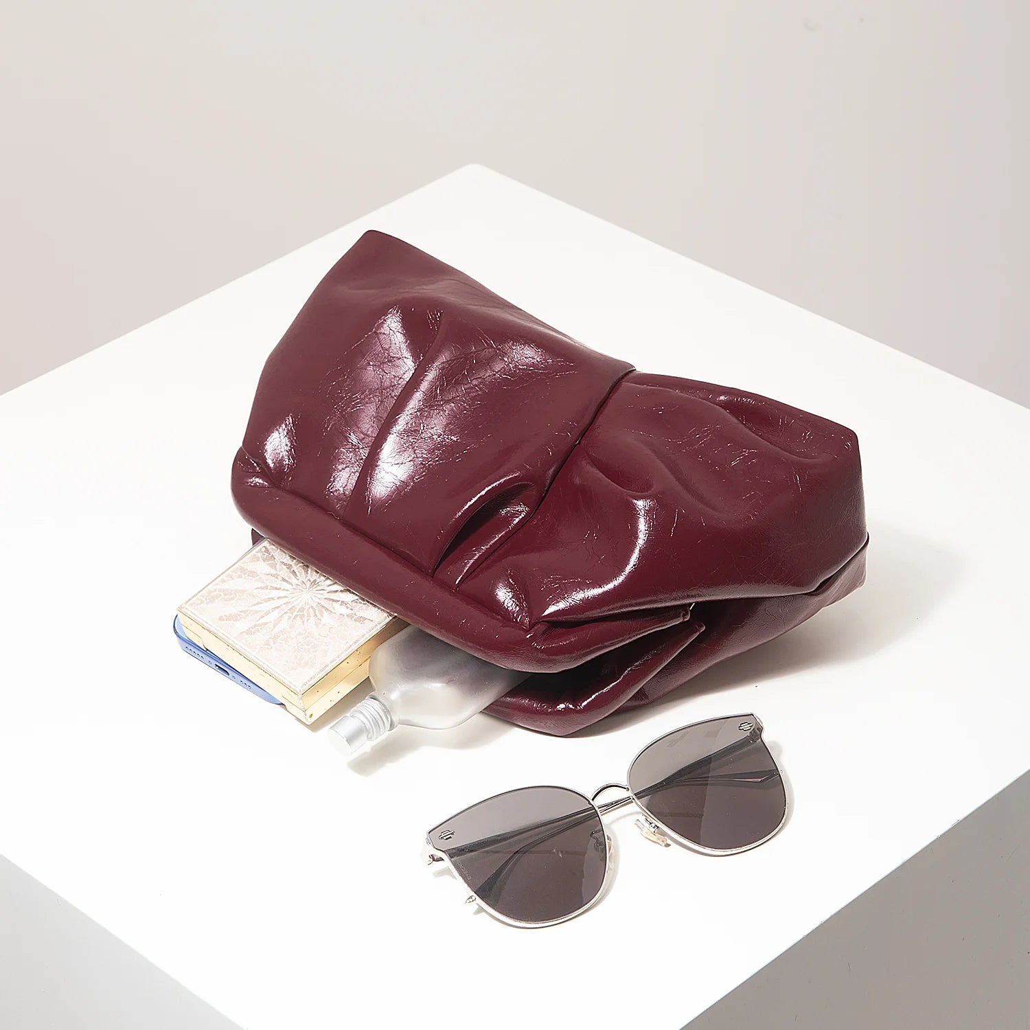 Granate Royal Clutch