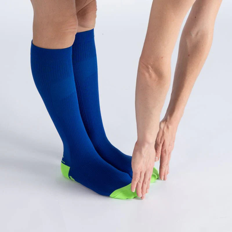 Essenza FlexRelief™ – Calcetas de Compresión (Midnight Teal)