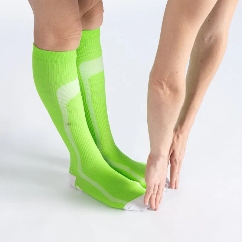 Essenza FlexRelief™ – Calcetas de Compresión (Green White Pulse)