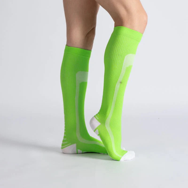 Essenza FlexRelief™ – Calcetas de Compresión (Green White Pulse)