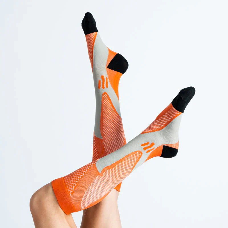 Essenza FlexRelief™ – Calcetas de Compresión (Midnight Orange Pulse)