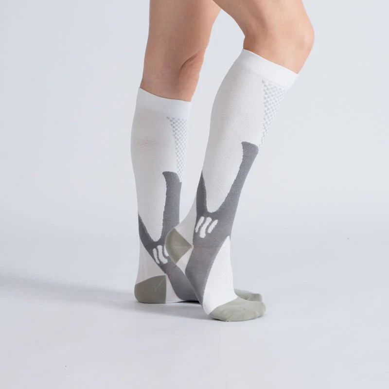 Essenza FlexRelief™ – Calcetas de Compresión (Arctic White Gray)