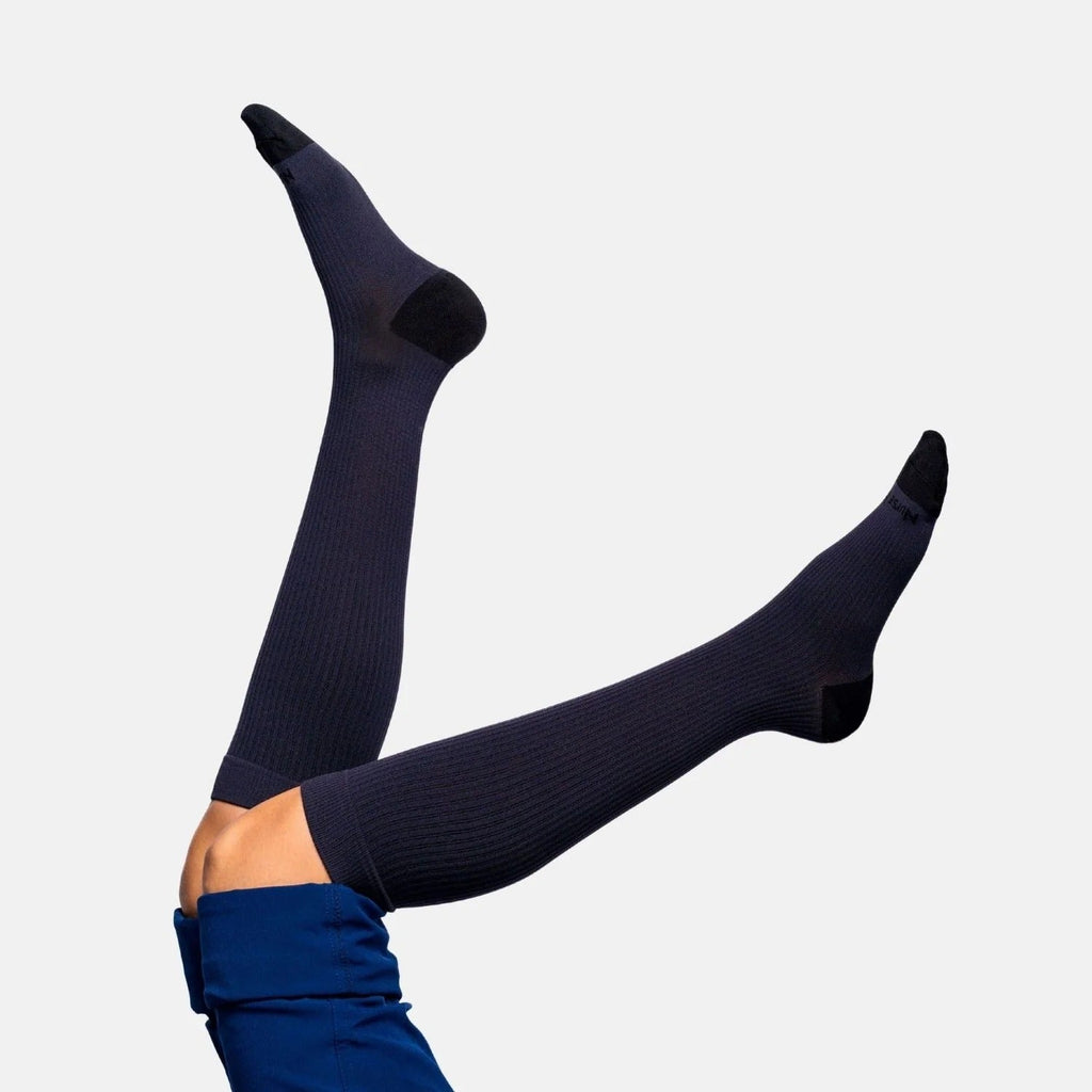 Essenza FlexRelief – Calcetas de Compresión (Midnight Black)