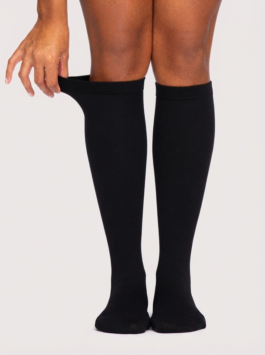 Calcetines de Compresión Alivra, para el Descanso de tus Piernas