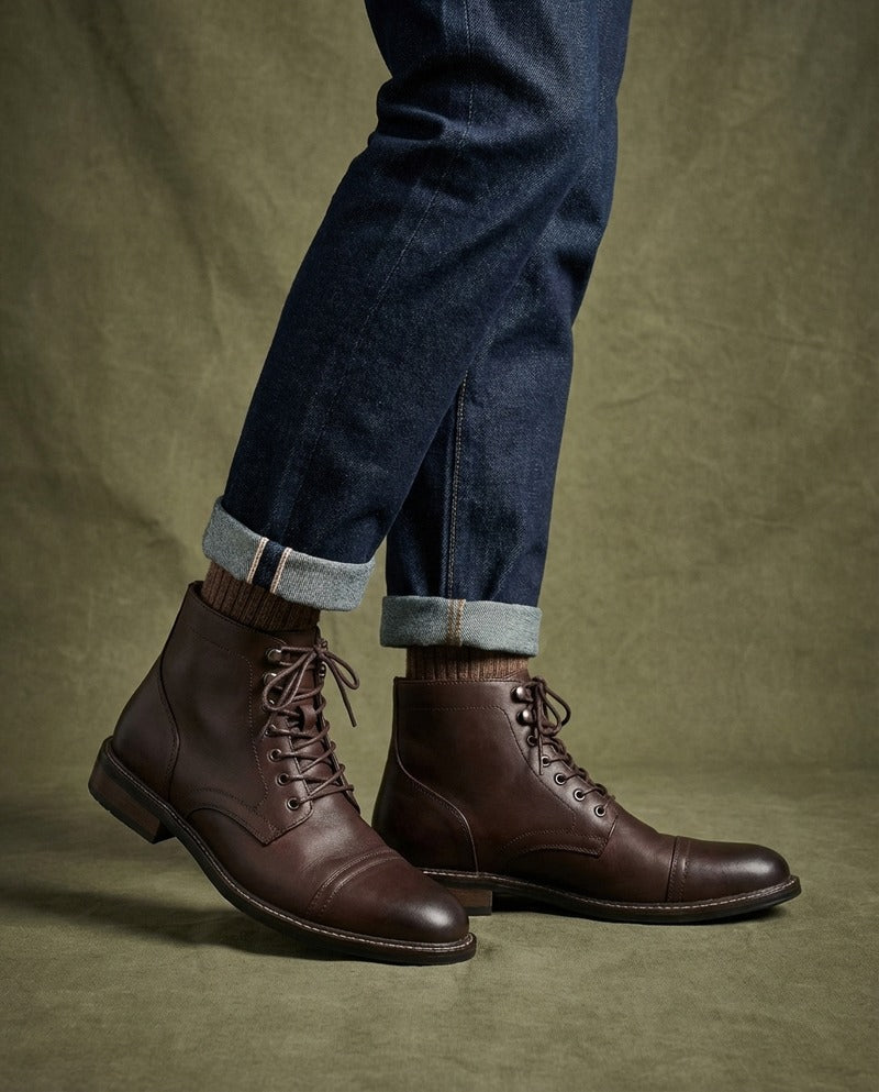 Botas de Piel Oscura Essenza